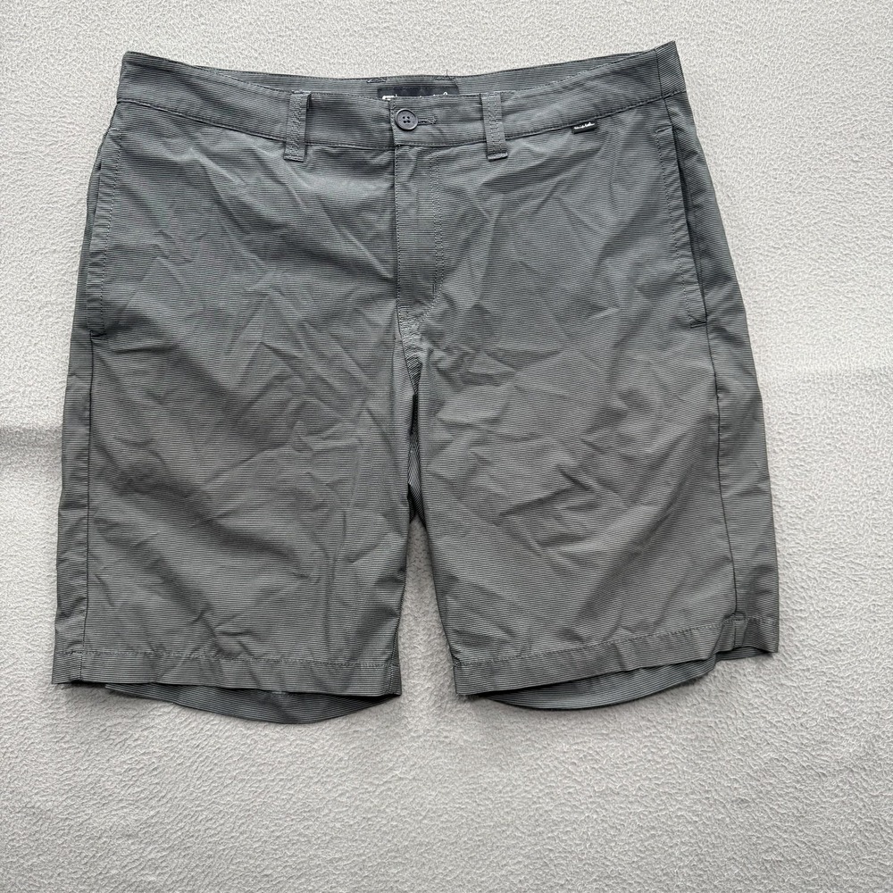 Travis Mathew Shorts Mens 35 Gray Striped Chino Stretch 9 Inseam Casual